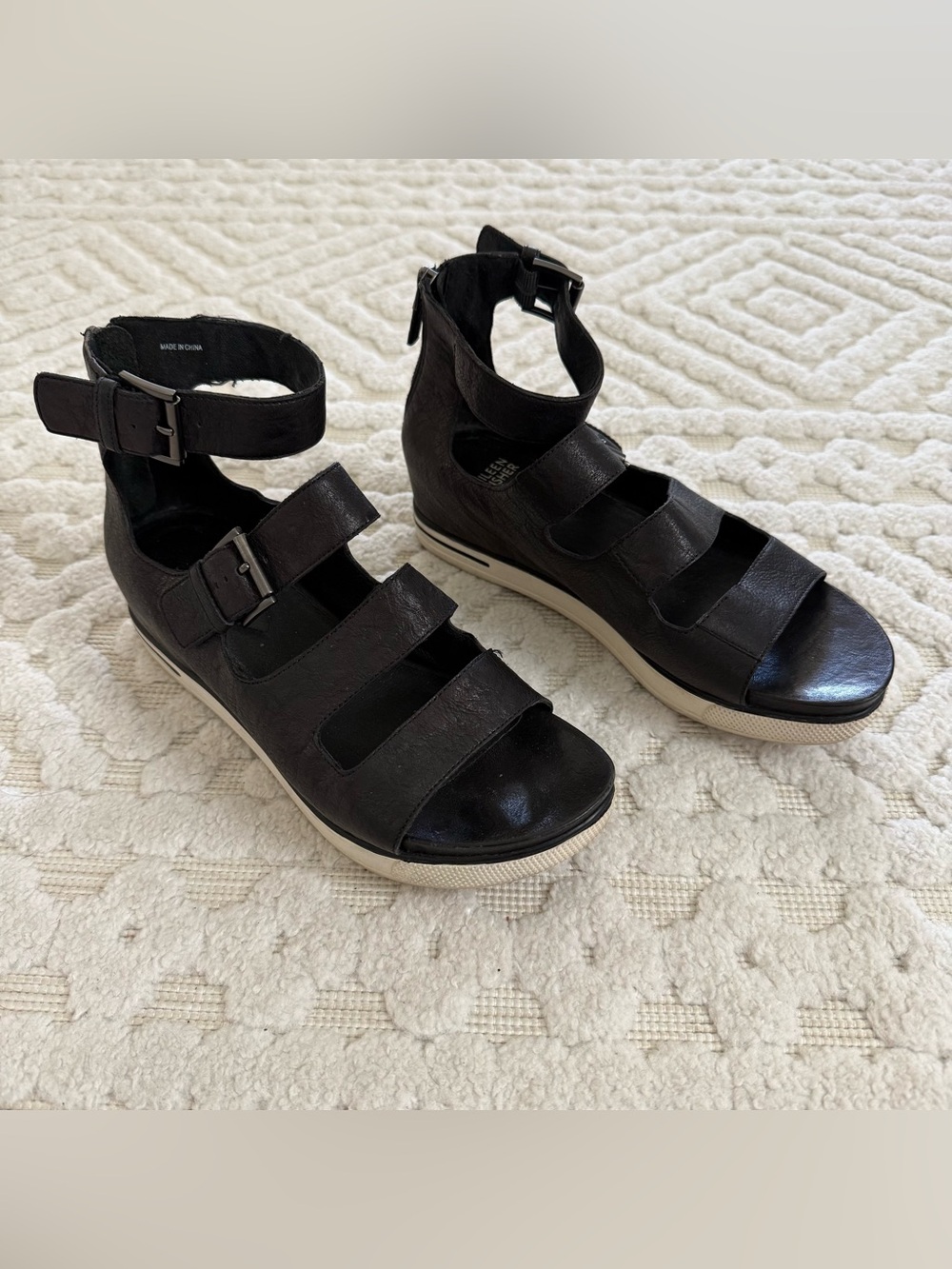 Eileen Fisher Black Leather Gladiator Sport Sandals Size 8 Ankle Strap Comfort